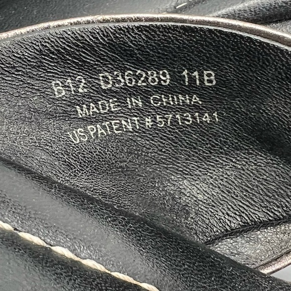 Cole Haan Bronze Metallic Criss Cross Strap Thong Wedge Sandals Size 11 Women’s - Picture 4 of 10